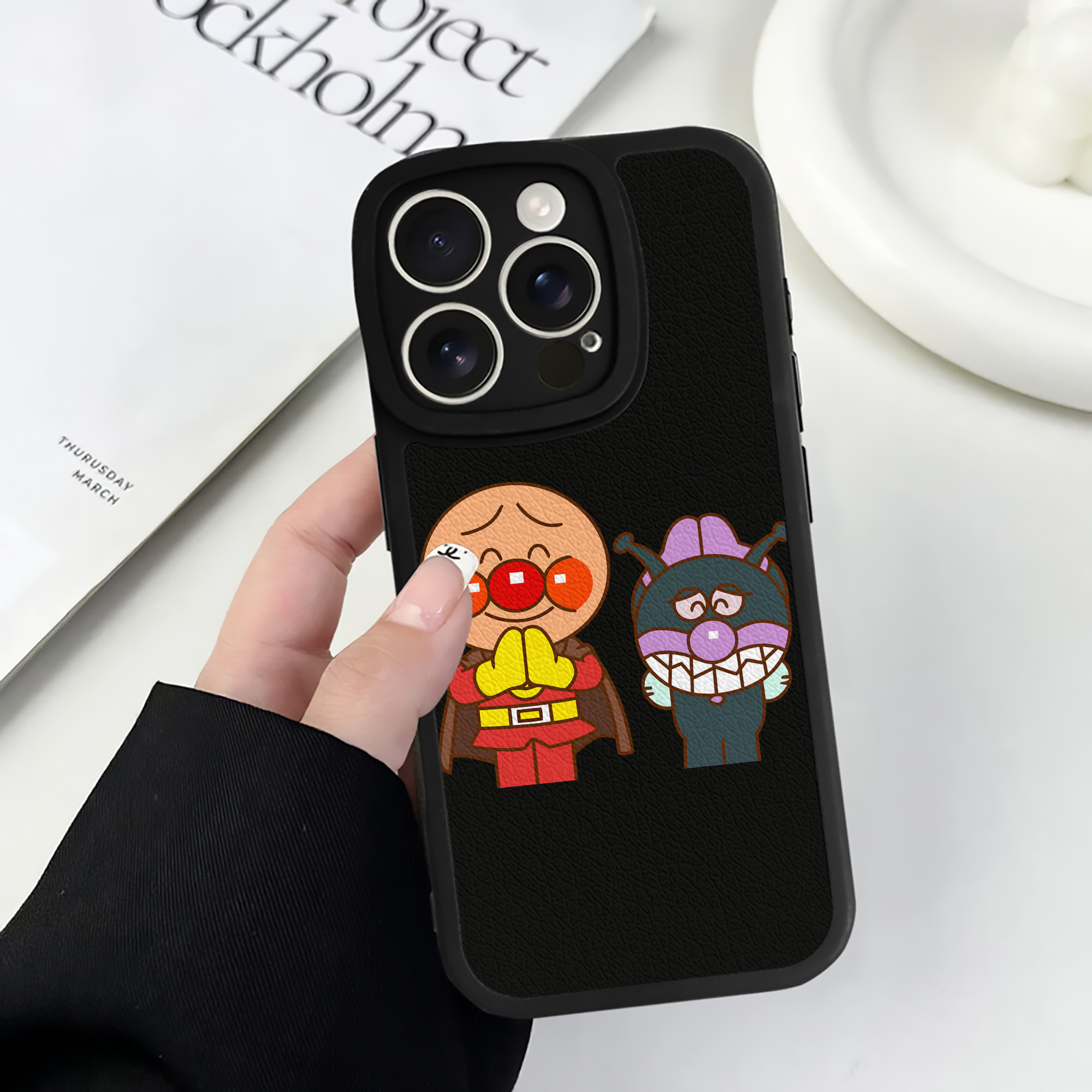 （画像用） アンパンマン Anpanman 【iPhone 16シリーズ対応】シリコンスマホケース（レザー調） 材質：シリコン